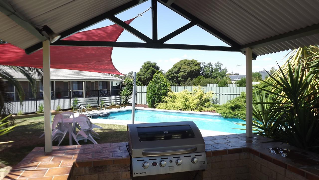 Culcairn Motor Inn Exterior foto